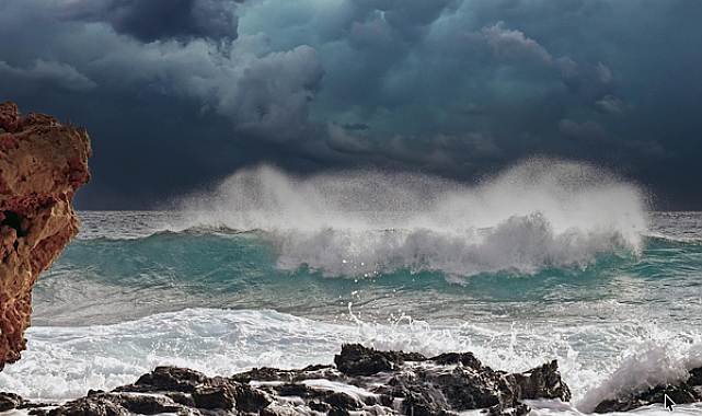 MGM: Denizlerimizde Kuvvetli fırtına bekleniyor