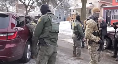 Minnesota, eyaletteki ICE ajanlarının sayısındaki artışı sona erdirmek için dava açtı