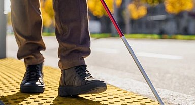 Önder: Görme engelli bireyler yardım değil, haklarını istiyor