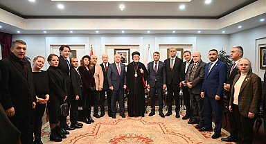 Özdağ, Cumhuriyet Gazetesi ve Süryani Kilisesi’ni ziyaret etti