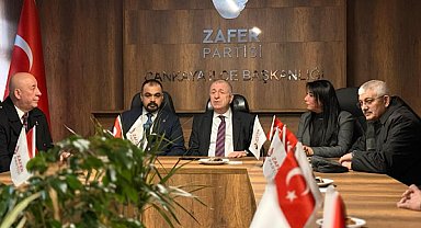 Özdağ, Zafer Partisi Çankaya İlçe Başkanlığı yeni hizmet binasını ziyaret etti