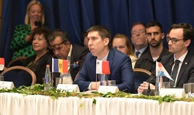 Popșoi: Holokost kurbanlarının anısını onurlandırıyoruz