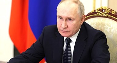 Putin, Moskova yakınlarında bir Ortodoks Noel ayinine katıldı