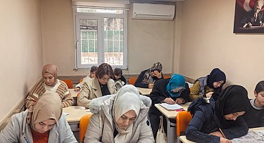 Şafak Aile Destek Merkezi bünyesinde okuma yazma kursu açıldı