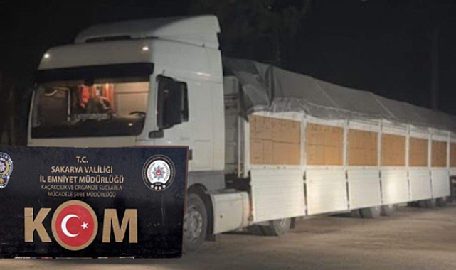 Sakarya’da durdurulan tırda 8 milyon kaçak makaron ele geçirildi