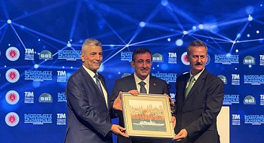 Savunma ve Havacılıkta 2025 İhracat Şampiyonları ödüllerini aldı