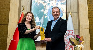 Şinasi Develi Mersin Kent Ödülü Lily Tchumburidze’ye verildi