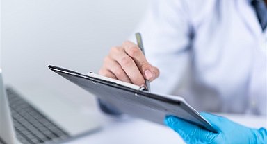 Starmer: NHS bekleme listeleri bu ay 86 binden fazla azaldı