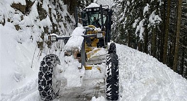 Trabzon’da kar nedeniyle 70 mahalle yolu ulaşıma kapandı