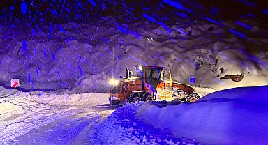 Tunceli’de kar kalınlığı 145 santimetreyi aştı