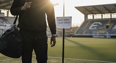 Ünlü Senegalli forvet Mame Thiam, Eyüpspor ile yollarını ayırdı.