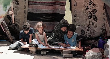 UNRWA: Binlerce çocuğa temel okuma yazma becerisi kazandırıyoruz