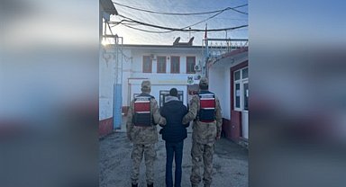 Uyuşturucu ticareti suçundan aranan şahıs JASAT operasyonuyla yakalandı 