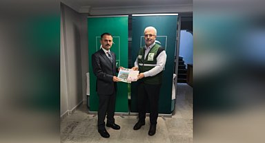 Vali Aktaş, Yeşilay Kocaeli Şubesi'ni ziyaret etti