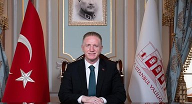 Vali Gül, öğrencilere karnelerini dağıttı