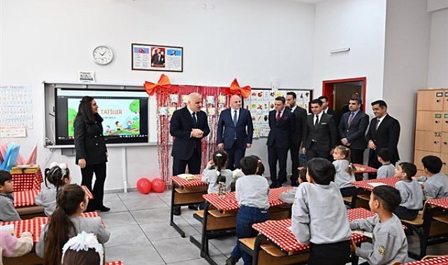 Vali Zorluoğlu Diyarbakır’da öğrencilerin karne sevincine ortak oldu
