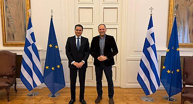 Yunanistan Dışişleri Bakanı Gerapetritis, Al Mansouri ile görüştü
