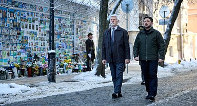 Zelenski: Ruslar, anlaşmalarla değil, Ukrayna'nın daha fazla yıkımıyla ilgileniyor