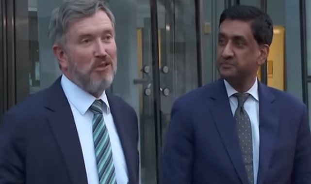 ABD'li vekiller: Epstein dosyalarında en az yarım düzine erkek korunuyor