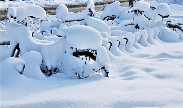 Ağrı'da olumsuz hava koşulları nedeniyle eğitime bir gün ara verildi