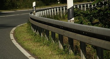 AKUT Rize ekibi, kazada araçta sıkışan vatandaşlar için çıktığı operasyonu sonlandırdı