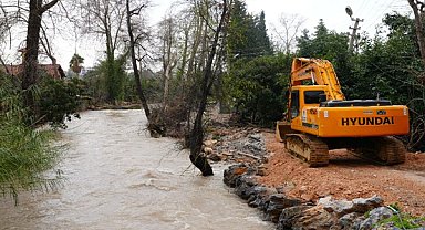 Alanya Belediyesi yağış sonrası çalışmalarını sürdürüyor