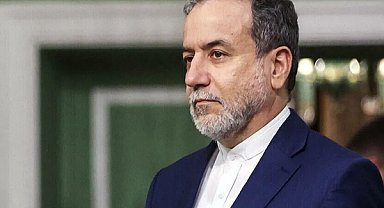 Araghchi, Ummanlı mevkidaşı ile bir araya geldi 