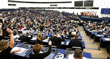 Avrupa Parlamentosu, AB-ABD ticaret anlaşmasını yeniden yürürlüğe koydu