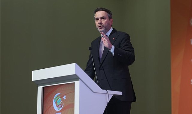 Bakan Bayraktar, Ankara’da vatandaşlarla iftarda buluştu