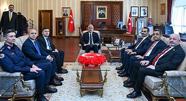 Bakan Ersoy, Kırıkkale'de ziyaretler gerçekleştirdi