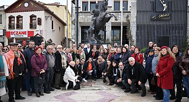 Başkan Akın, “Sındırgı Esnafına Destek Alışverişi