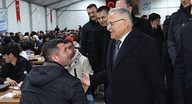 Başkan Büyükkılıç, iftar çadırında vatandaşlarla bir araya geldi