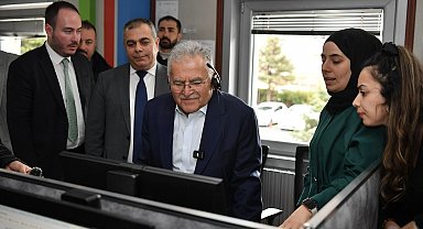 Başkan Büyükkılıç, KASKİ 185 Çağrı Merkezi’nde vatandaş taleplerini dinledi