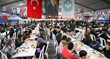 Başkan Dutlulu, Manisa halkıyla iftar sofrasında buluştu