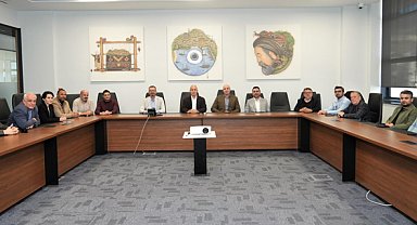 Başkan Özçelik, tur operatörleriyle bir araya geldi