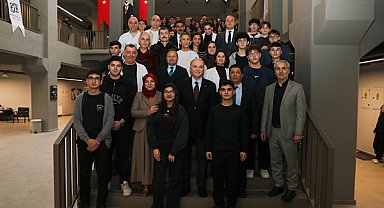 Başkan Özlü, Kariyer Günleri Söyleşisi’nde öğrencilerle buluştu