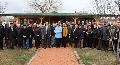 Başkan Ünlüce Seyitgazi ve Kırka’da ziyaretler gerçekleştirdi