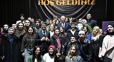 Başkan Yavaş, ilk iftarını öğrencilerle yaptı