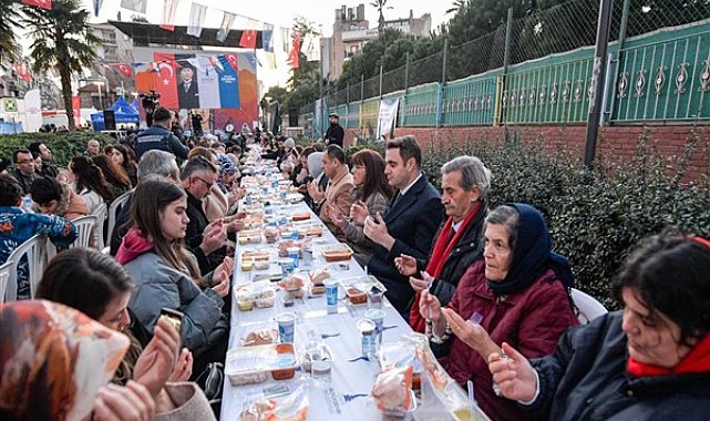 Büyükşehir iftar sofrasını Karşıyaka’da kurdu