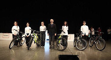 Çayırova’da Bilgi Evleri Arası Bilgi Yarışması düzenlendi