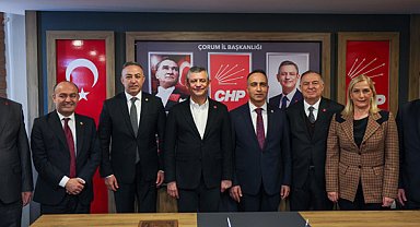 CHP Genel Başkanı Özel’den Çorum İl Başkanlığı’na ziyaret