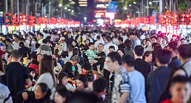 Çin'de Bahar Bayramı tatilinde tüketim ve yurt içi seyahatlerde büyük artış