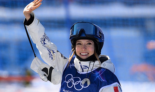 Çinli sporcu Gu Ailing, kadınlar serbest stil kayak Halfpipe’ta altın madalya kazandı