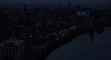 Cumartesi günü Ukrayna'nın birçok şehri ve komşu Moldova'da elektrik kesintileri yaşandı