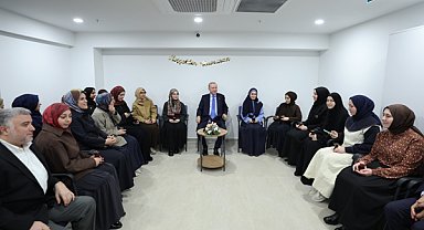 Cumhurbaşkanı Erdoğan’dan İstanbul’da kız öğrenci yurduna ziyaret