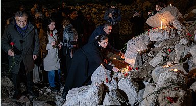 Diyarbakır'da depremde hayatını kaybedenler anıldı