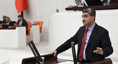 Ekmen: Üye ve seçmen merkezli siyasi partiler yasası şart