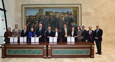 Engelsiz Aktif Yaşam Merkezi için imzalar atıldı