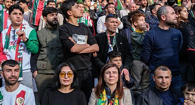 Eş Başkan Bucak, Amedspor maçını izledi