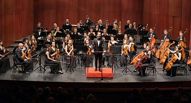 Eskişehir Büyükşehir Belediyesi Senfoni Orkestrası, konser verdi